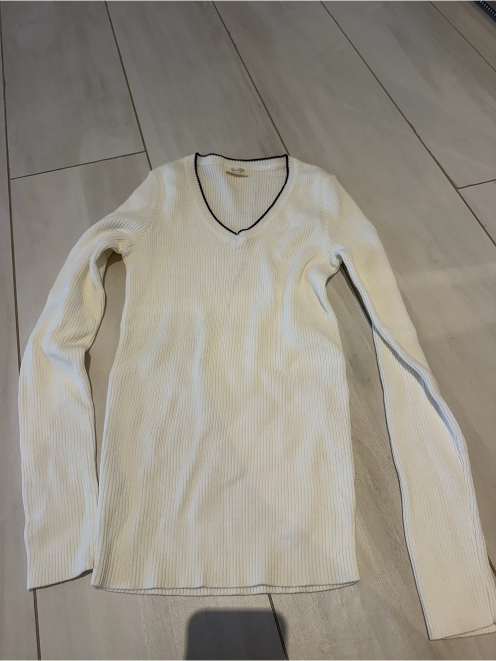 Woman V-Neck Ribbed Sweater - White with Black Trim